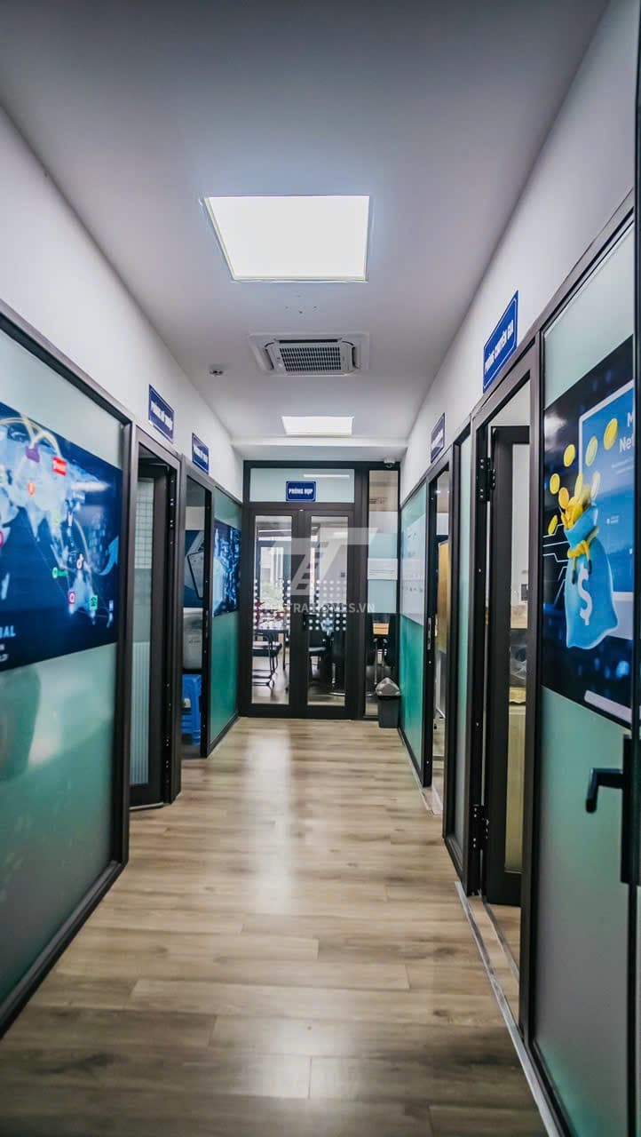 Cho thuê tòa văn phòng 165m2 x 8 tầng khu Duy Tân