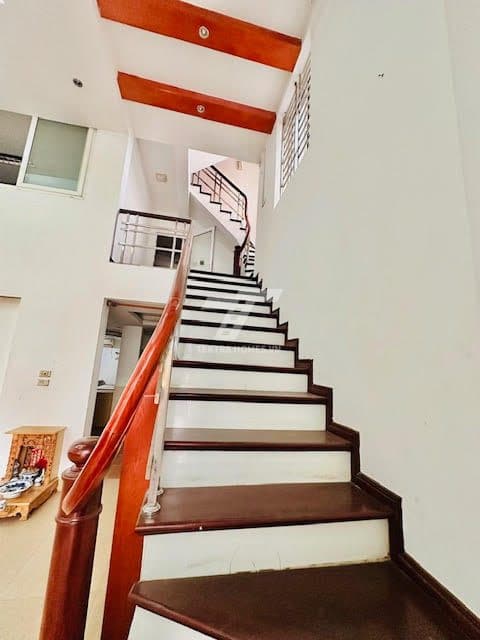 Cho thuê nguyên căn 120m2 x 6 tầng tại Mỹ Đình