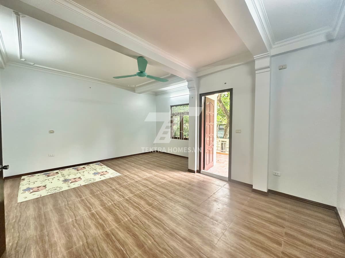 Cho thuê nguyên căn trục đường Khuất Duy Tiến