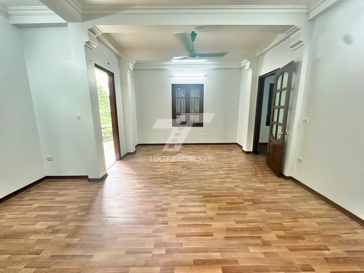 Cho thuê nguyên căn trục đường Khuất Duy Tiến