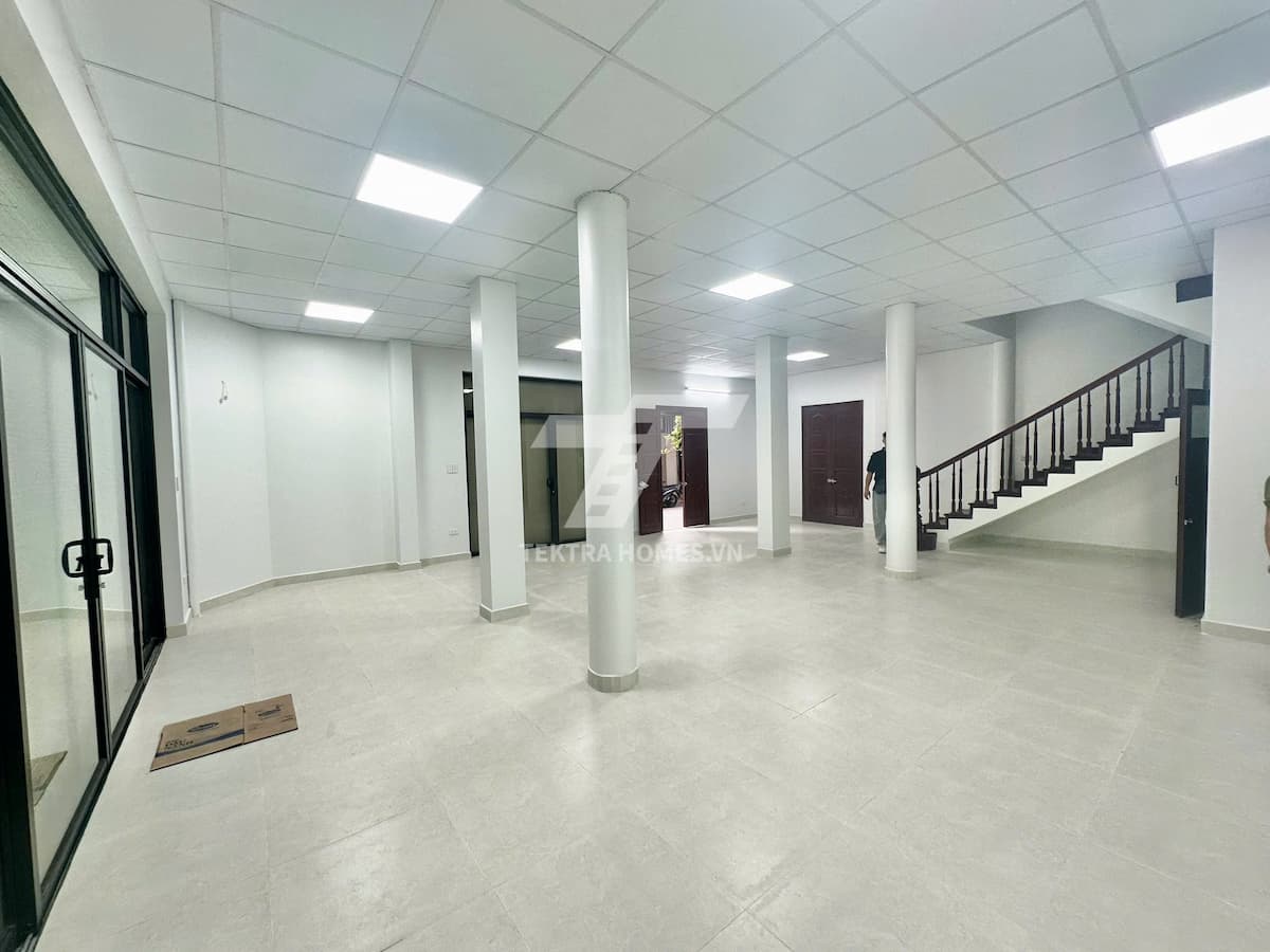 Cho thuê nguyên căn trục đường Khuất Duy Tiến