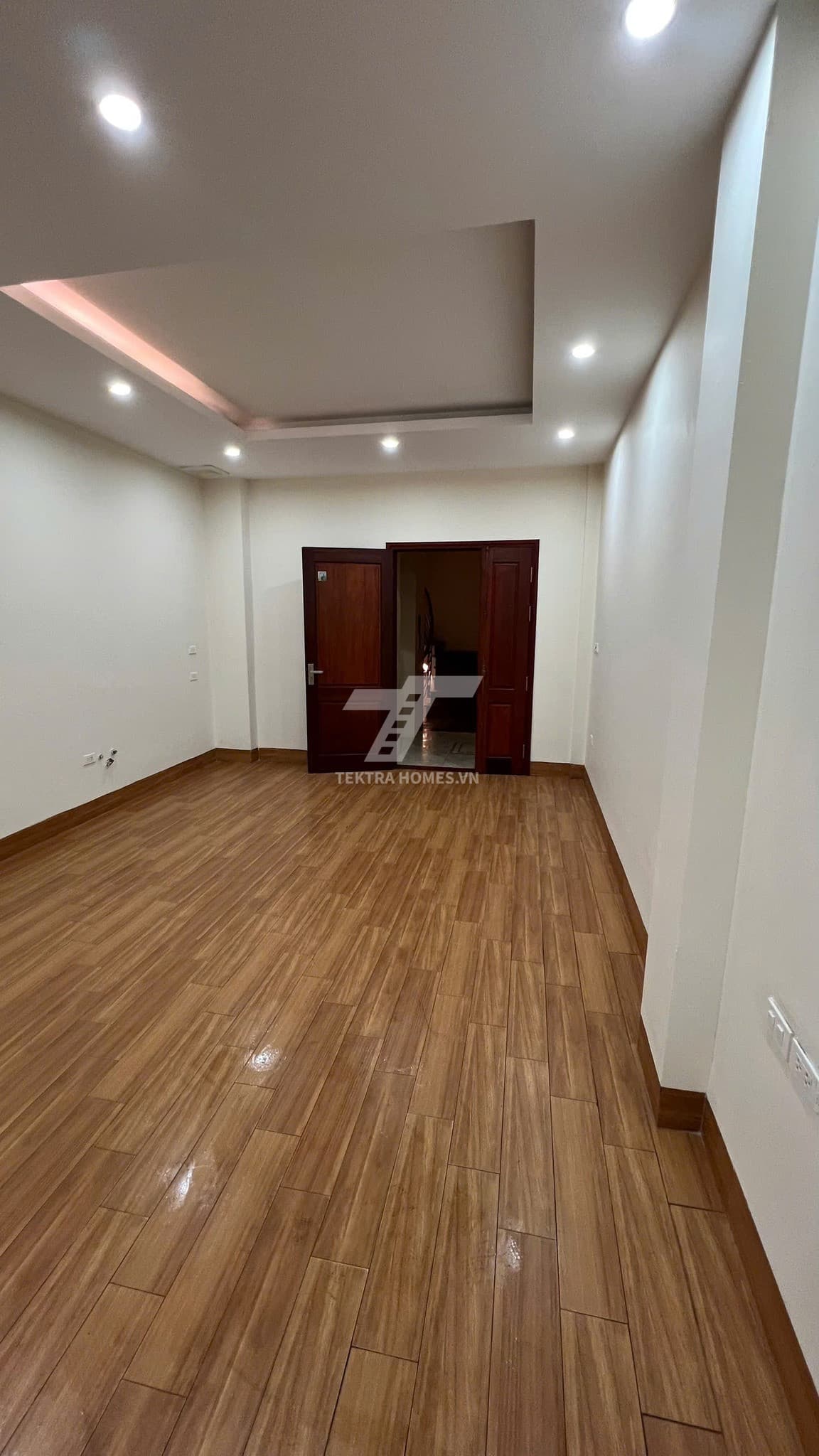 Cho thuê văn phòng trục phố Dương Khuê