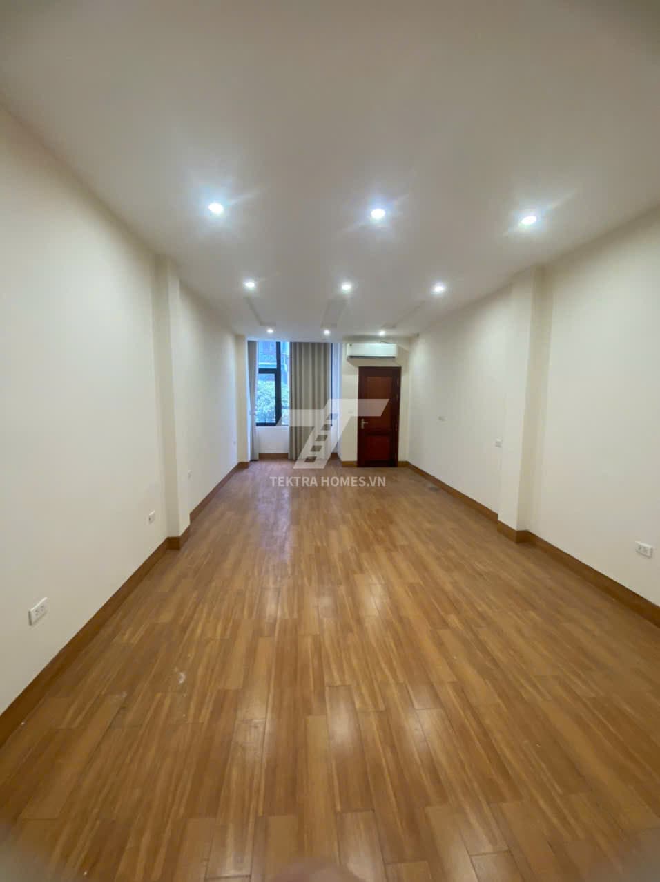 Cho thuê văn phòng trục phố Dương Khuê