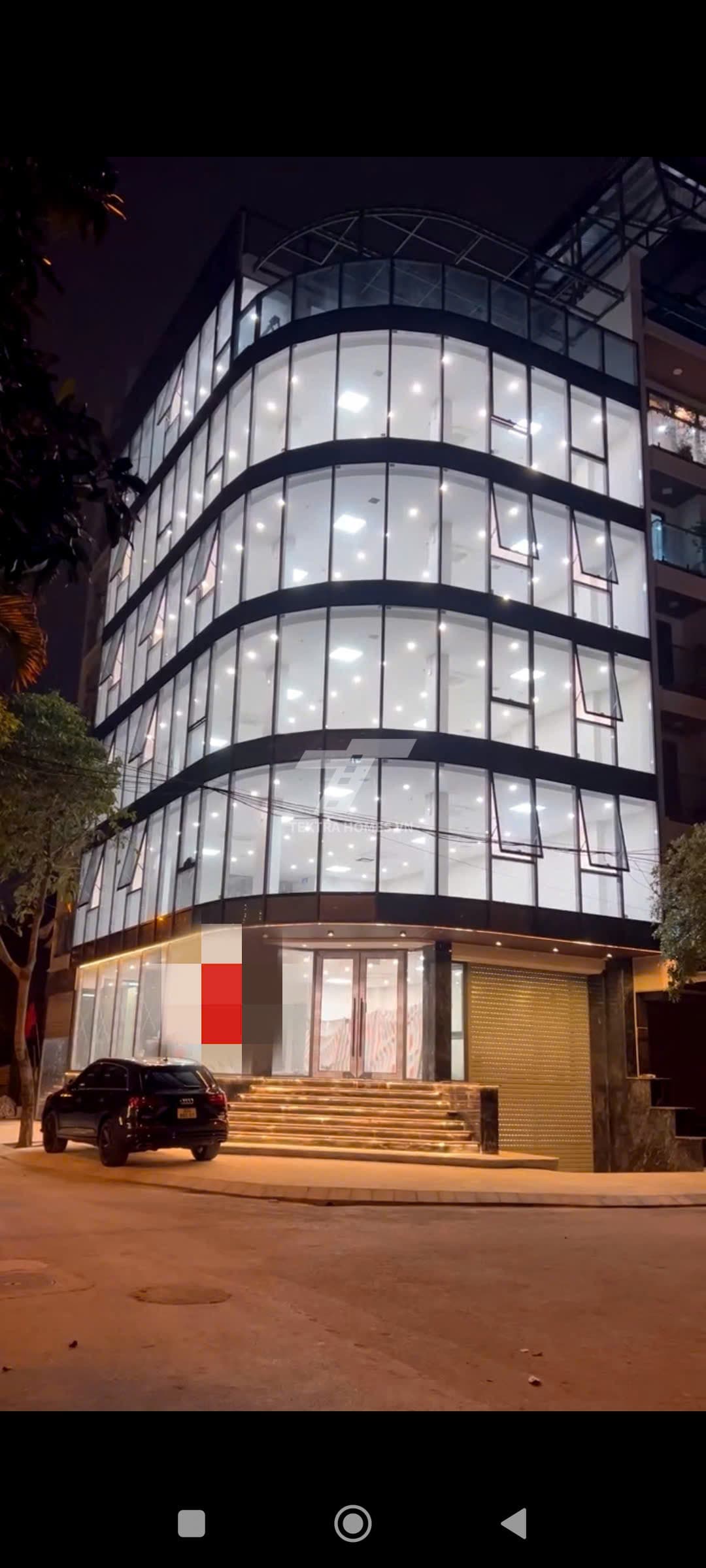 Cho thuê văn phòng lô góc tại Phúc Diễn