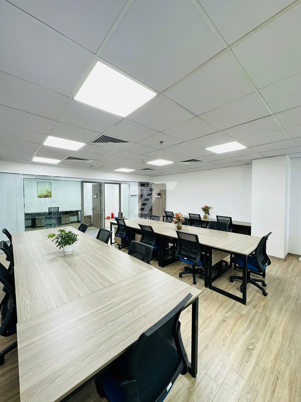 Cho thuê văn phòng trọn gói tại toà HL Building Ngõ 82 Duy Tân