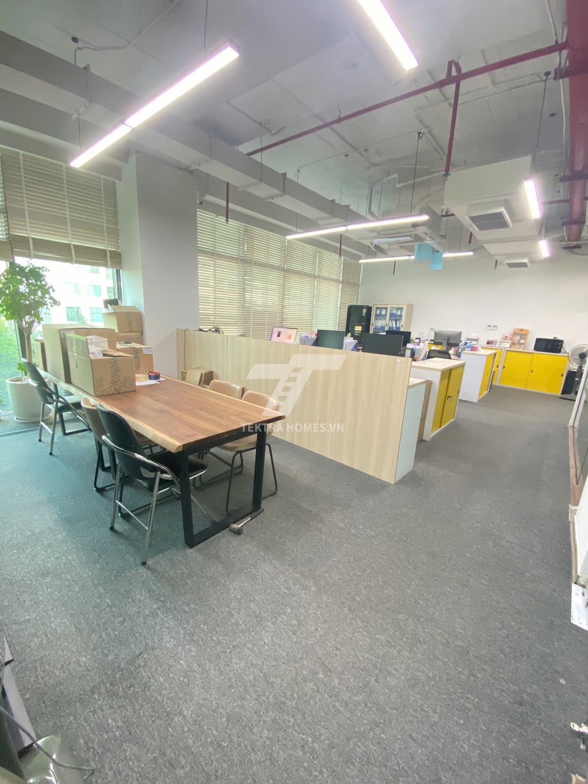 Cho thuê văn phòng có sẵn nội thất tòa N03T1