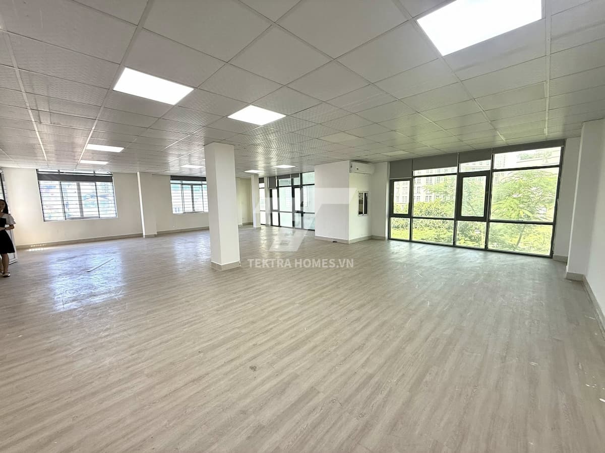 Cho thuê văn phòng 120m2 mặt đường Mễ Trì