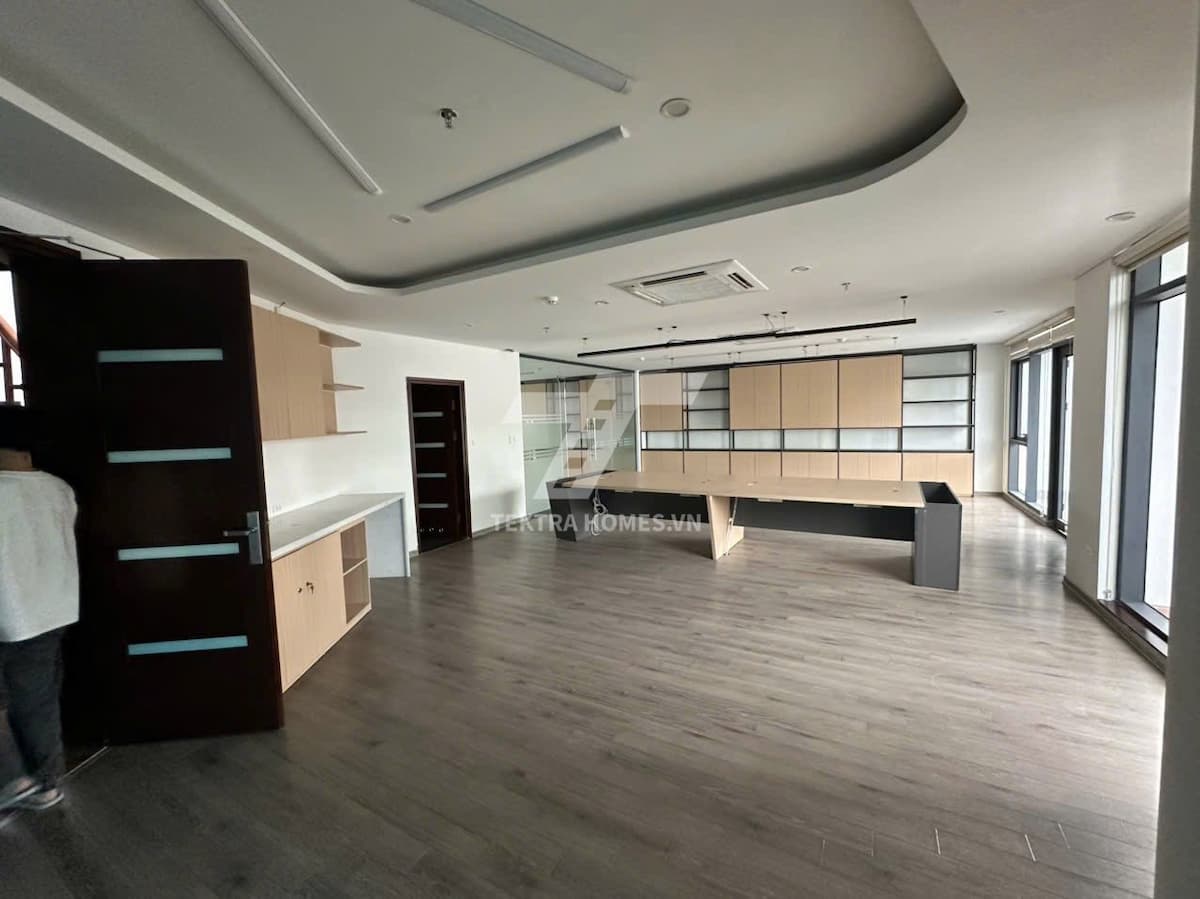 Cho thuê văn phòng mặt đường Dịch Vọng Hậu