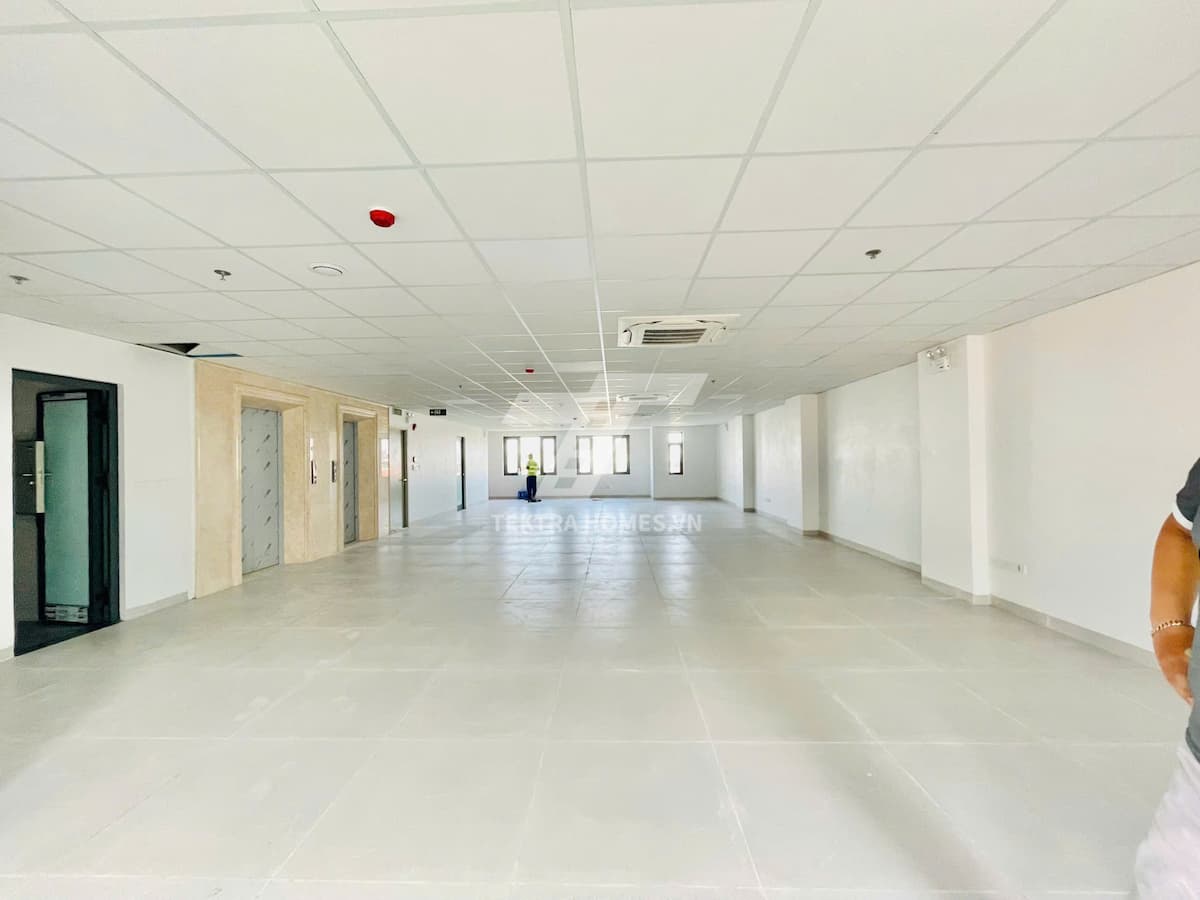 Cho thuê văn phòng mặt đường Ô Chợ Dừa