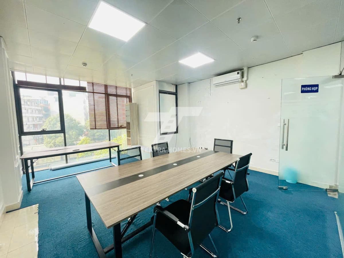 Cho thuê văn phòng nhỏ full nội thất trục đường Nguyễn Hoàng