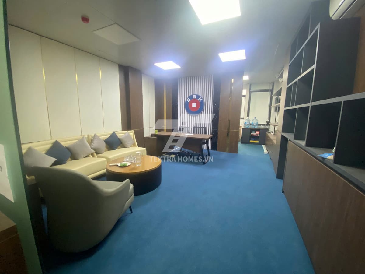 Cho thuê văn phòng nhỏ full nội thất trục đường Nguyễn Hoàng