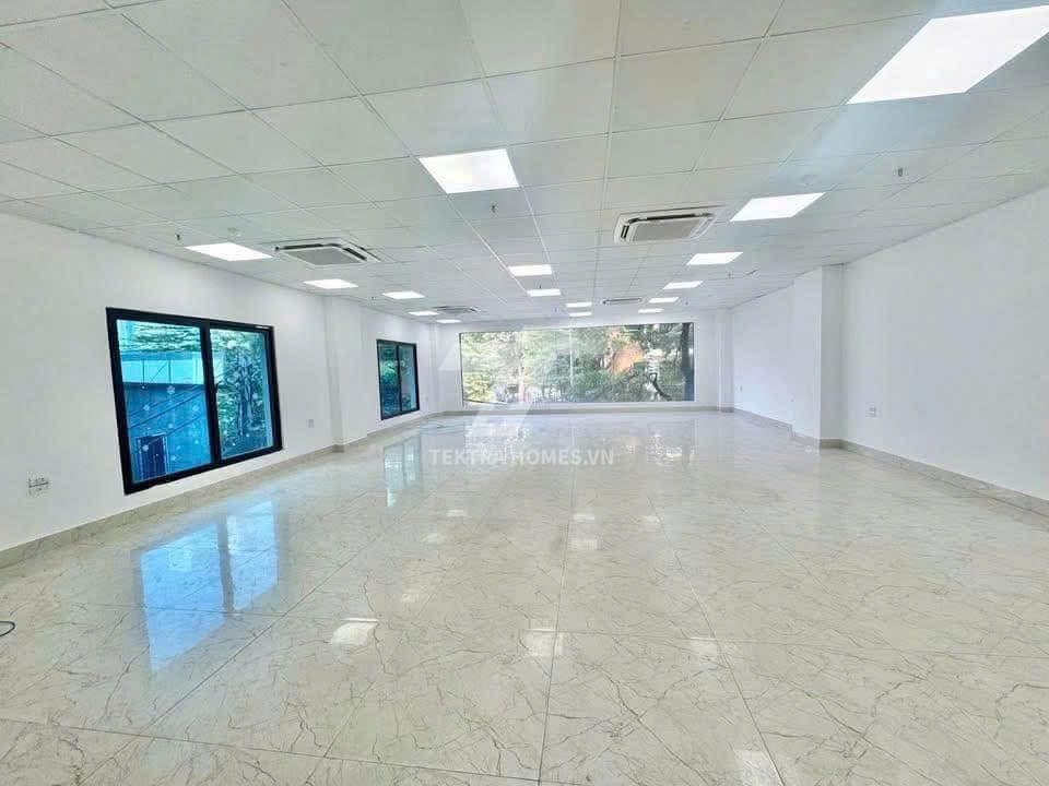 Cho thuê văn phòng view công viên ngay Mễ trì Hạ